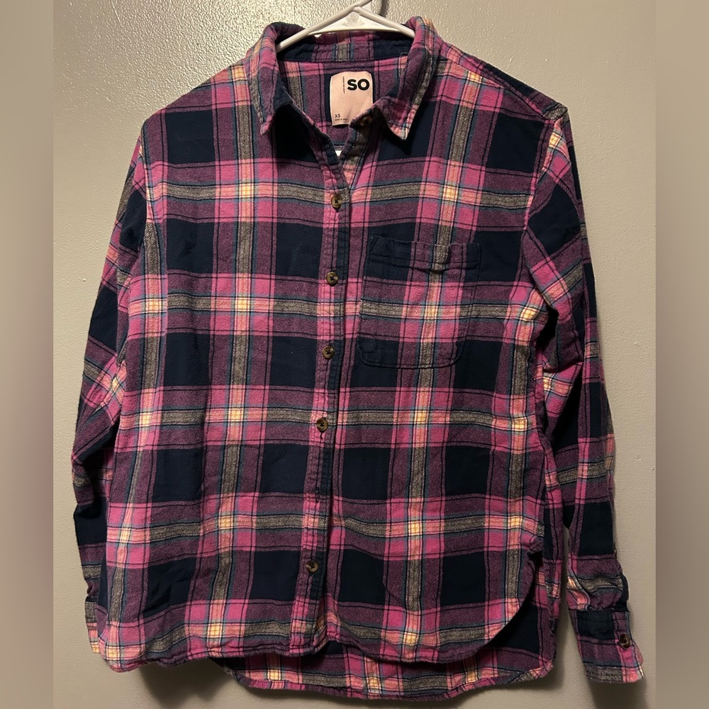 SO Women’s Flannel Shirt Plaid Long Sleeve Button-Up Top XS Pink Navy
